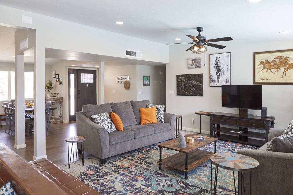 Photo of Livingroom in Tucson