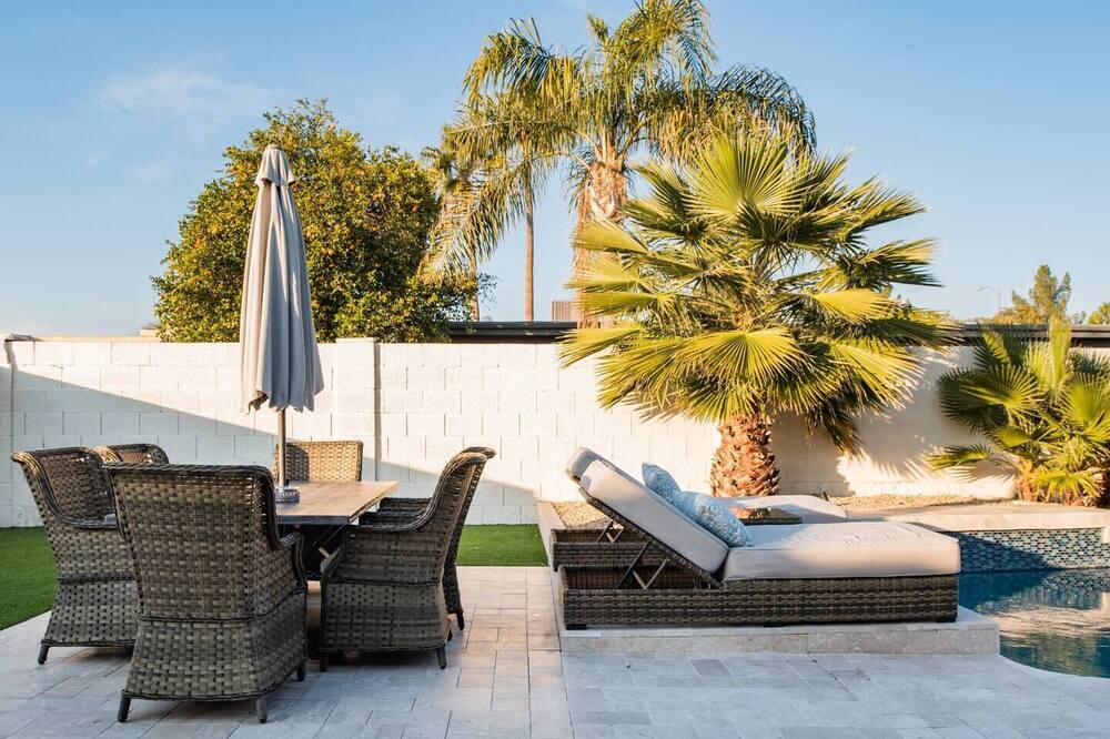 Photo of Others in Desert Paradise Estates