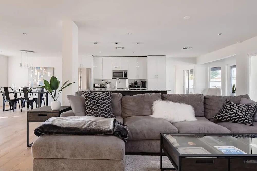 Photo of Livingroom in Desert Paradise Estates