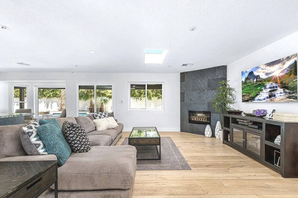 Photo of Others in Desert Paradise Estates