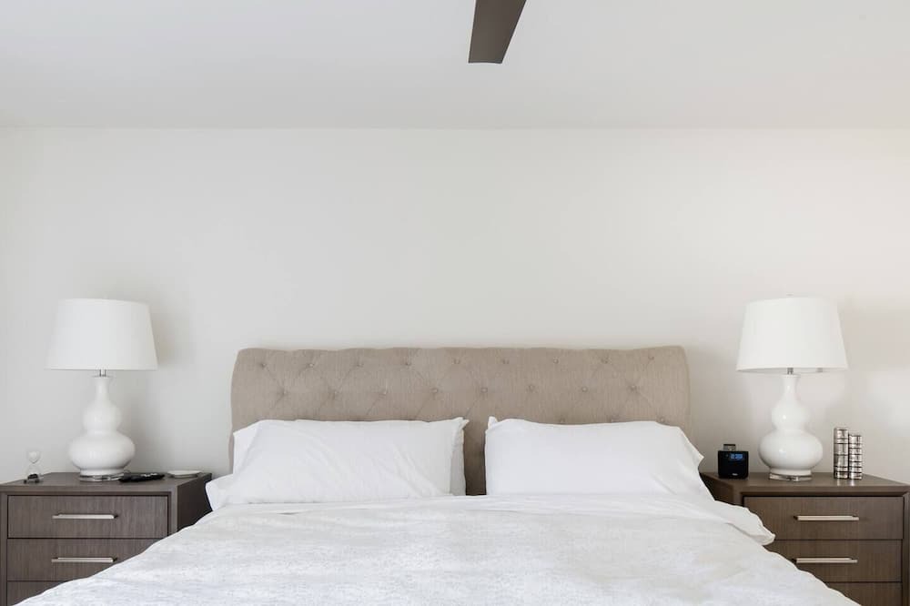 Photo of Bedroom in Desert Paradise Estates