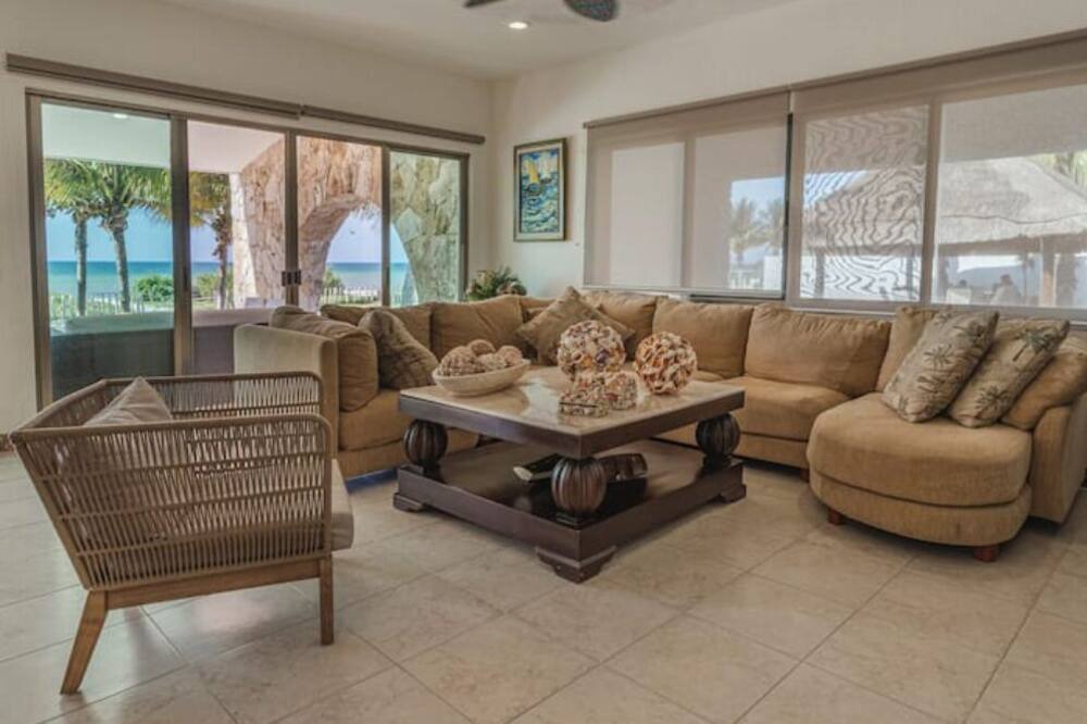 Photo of Livingroom in Chicxulub Puerto