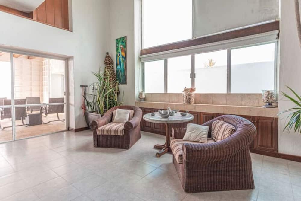 Photo of Livingroom in Chicxulub Puerto