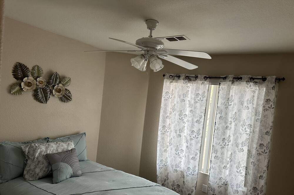 Photo of Bedroom in Coyote Corridor