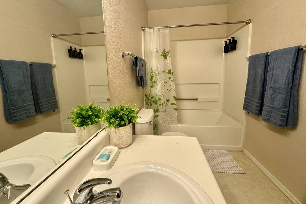 Photo of Bathroom in Coyote Corridor