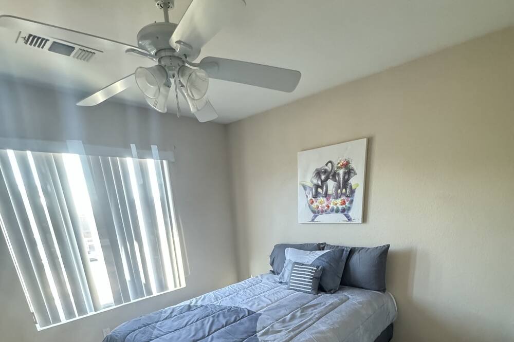 Photo of Bedroom in Coyote Corridor