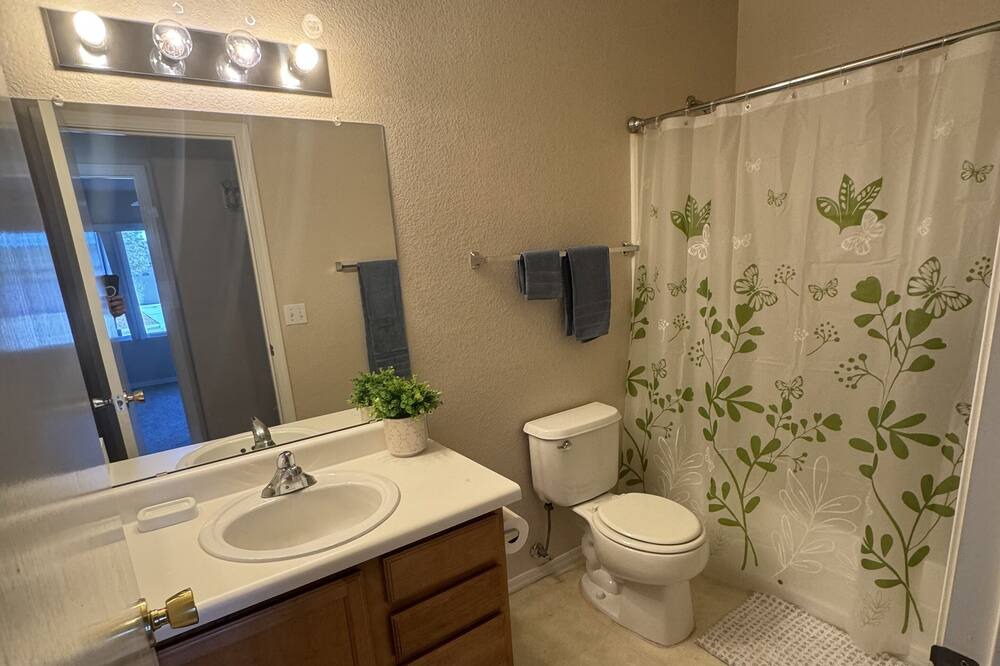 Photo of Bathroom in Coyote Corridor
