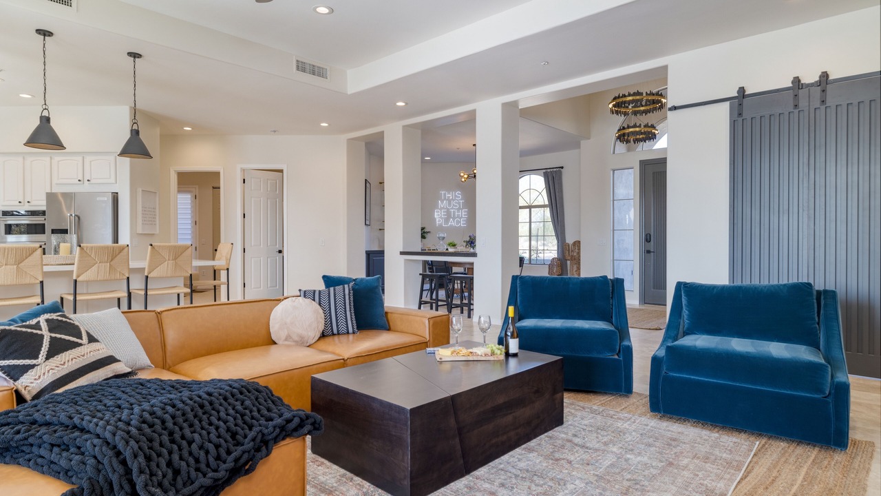 Photo of Livingroom in Pinnacle Peak Vistas III