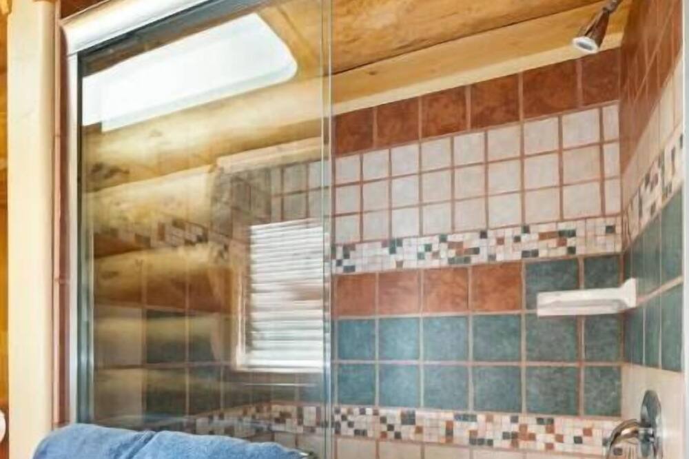 Photo of Bathroom in Mountain Club