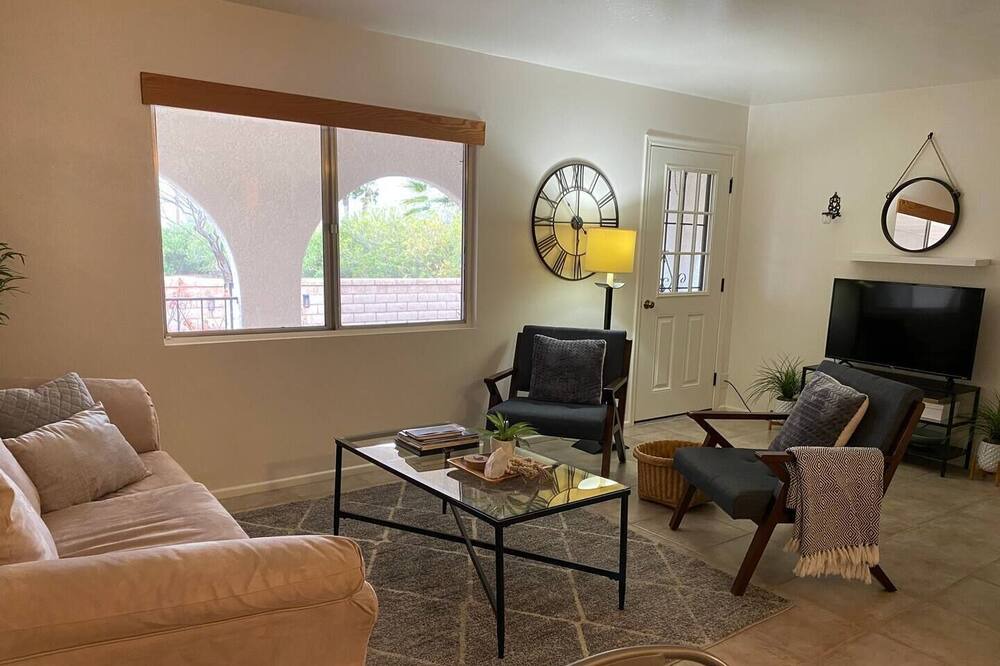 Photo of Livingroom in Sahuarita