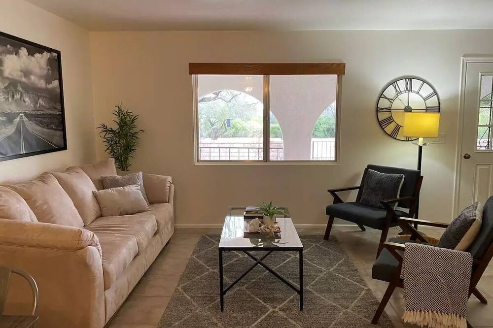 Photo of Livingroom in Sahuarita