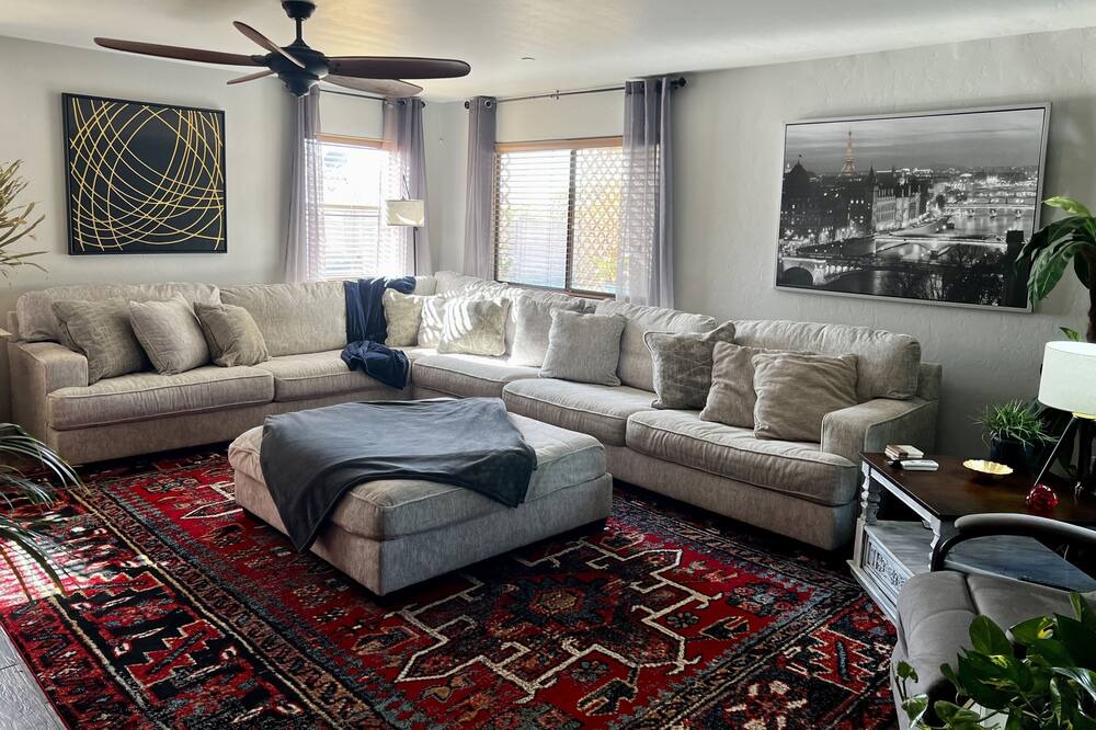 Photo of Livingroom in Green Valley