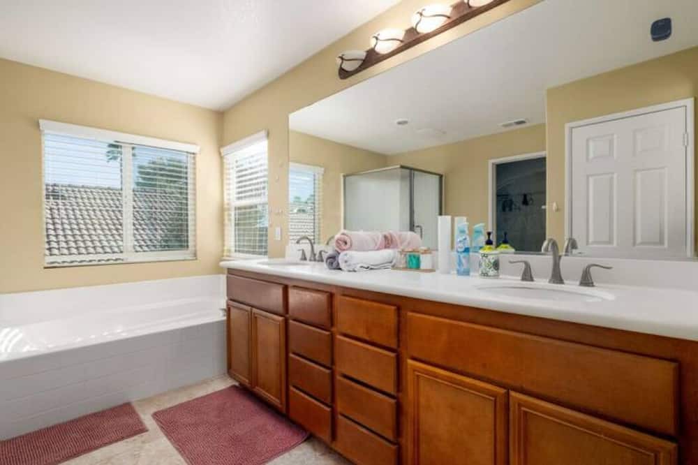 Photo of Bathroom in Menifee