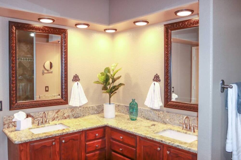 Photo of Bathroom in La Paz At Desert Springs