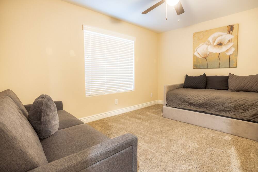 Photo of Livingroom in Yuma