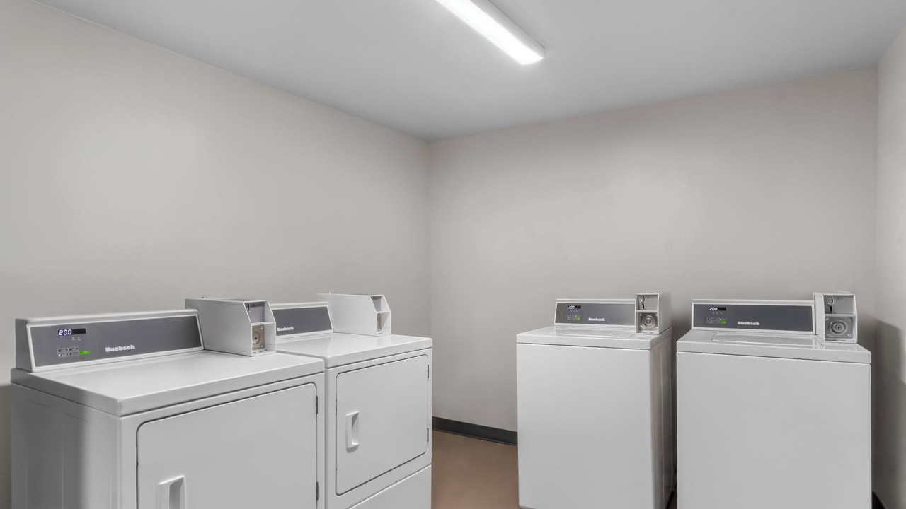 Photo of Bedroom in Globe - Miami
