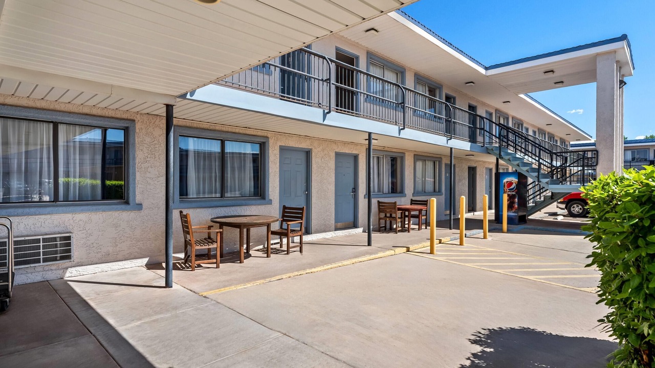 Photo of Outdoor in Page