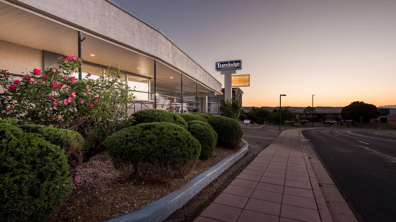 Photo of Outdoor in Page
