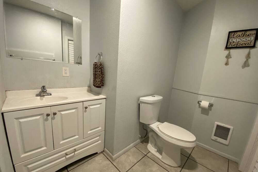 Photo of Bathroom in Cottonwood-Verde Village