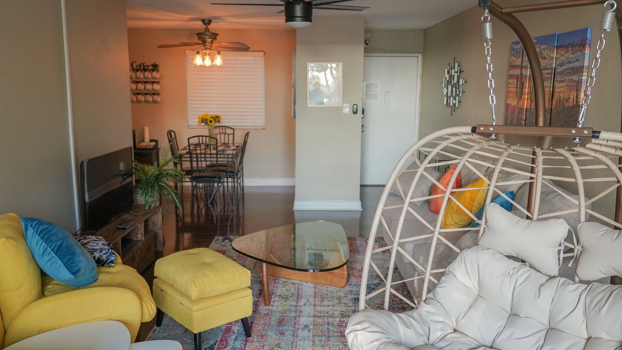 Photo of Livingroom in Entertainment District