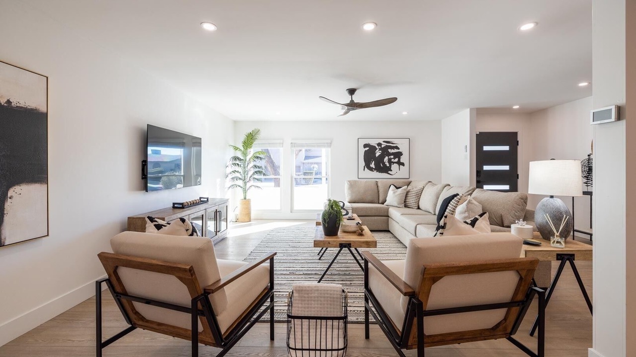 Photo of Livingroom in Raskin Estates