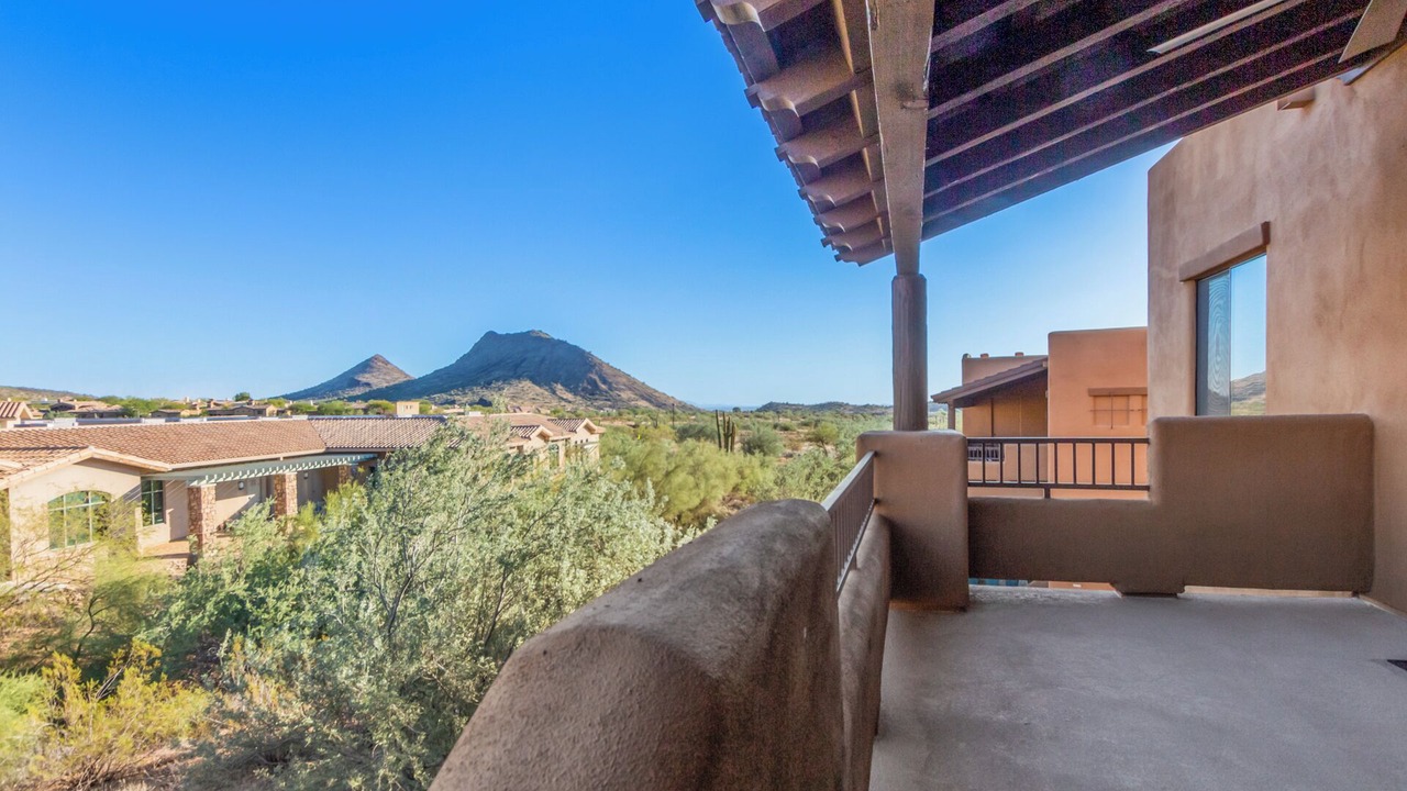 Photo of Patio Balcony in Mirage Mountain