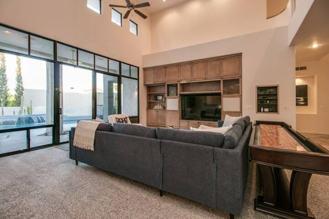 Photo of Livingroom in Paradise Valley Village