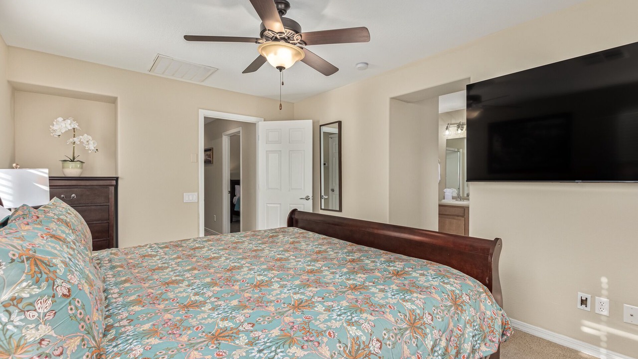 Photo of Bedroom in Paradise Valley Village