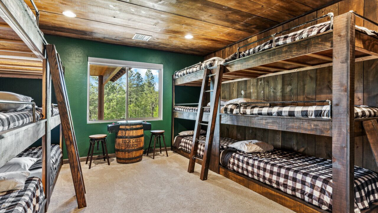 Photo of Bedroom in Clay Springs