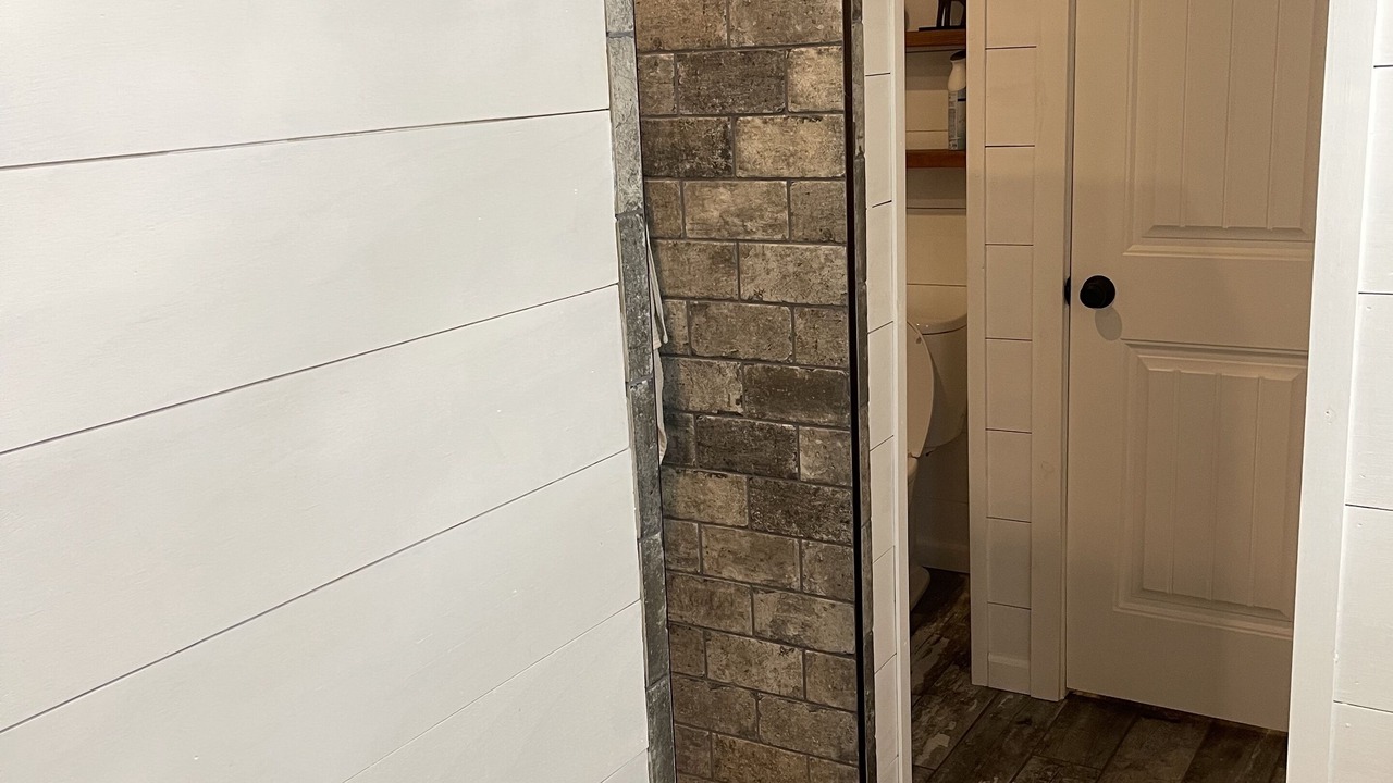 Photo of Bathroom in Strawberry