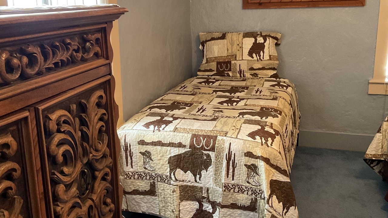 Photo of Bedroom in Seligman