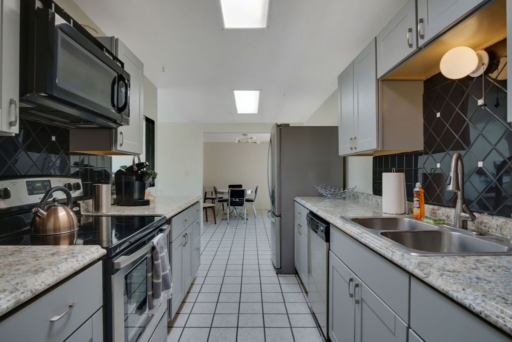 Photo of Kitchen in Harrison East South