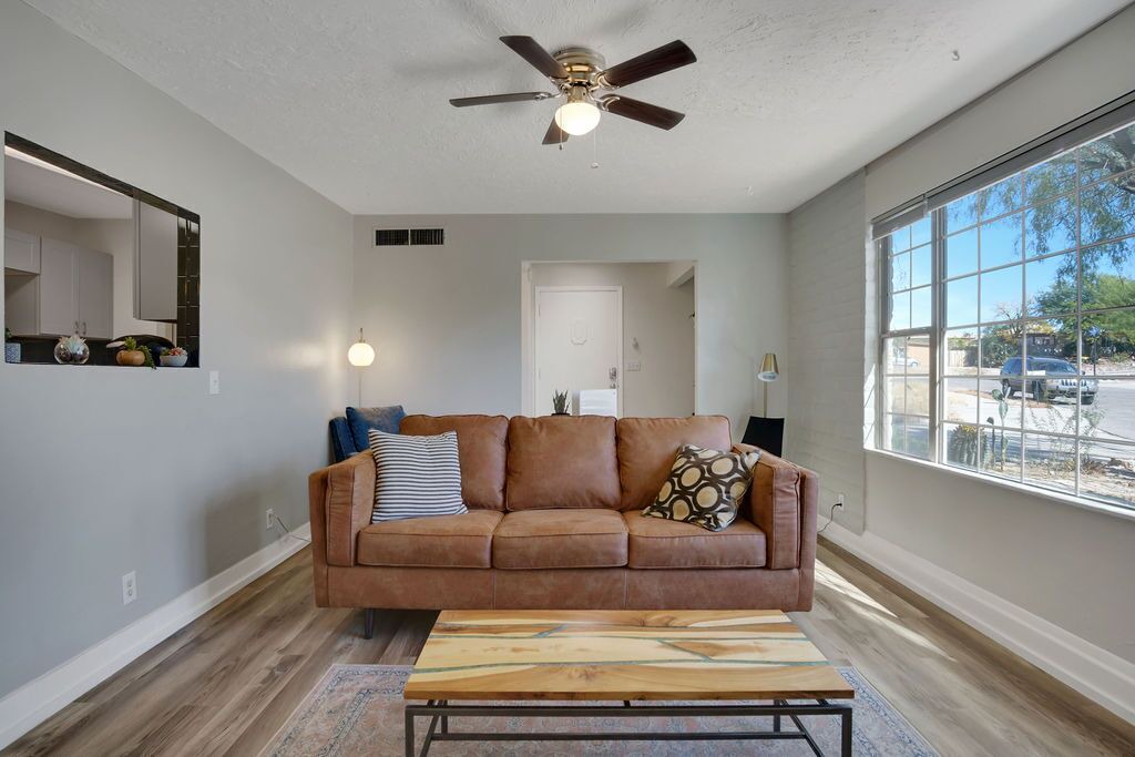 Photo of Livingroom in Harrison East South