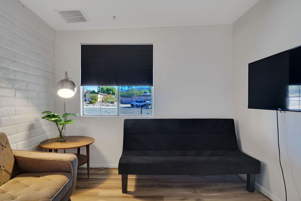 Photo of Livingroom in Harrison East South