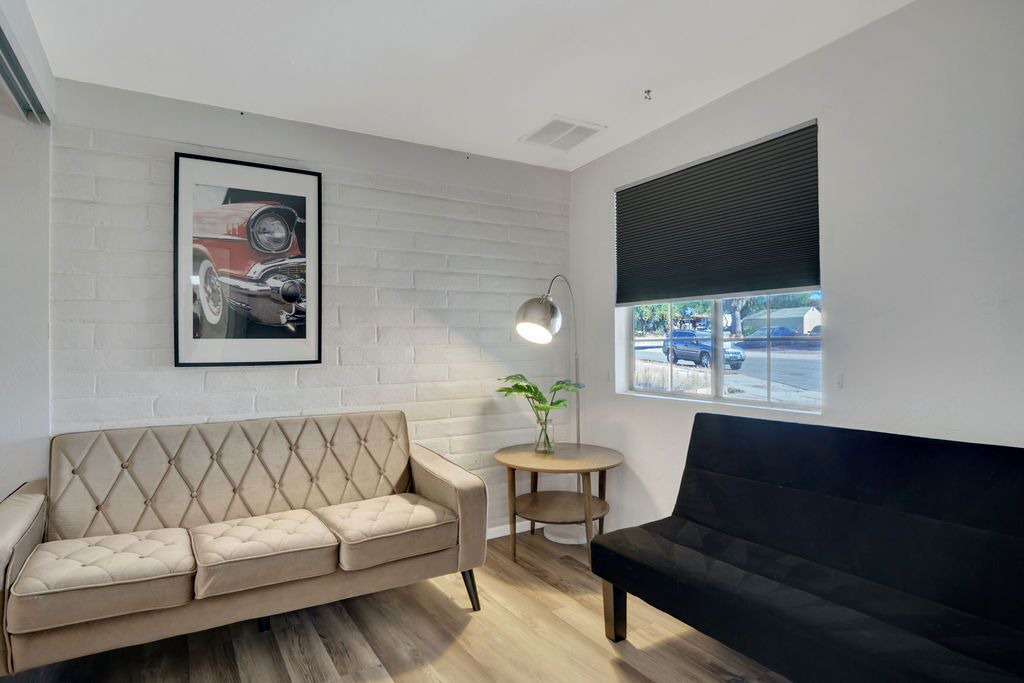 Photo of Livingroom in Harrison East South