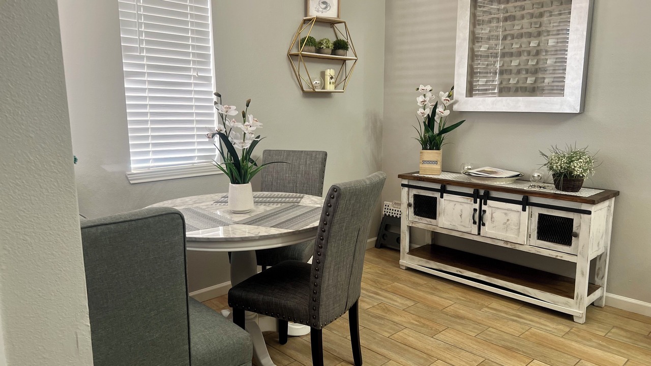 Photo of Livingroom in Desert Paradise Estates