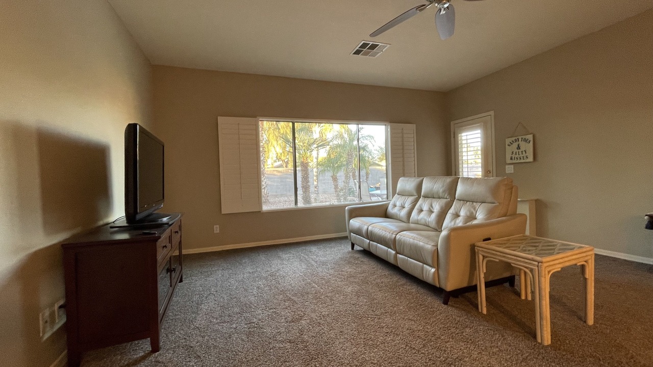Photo of Livingroom in Surprise Farms