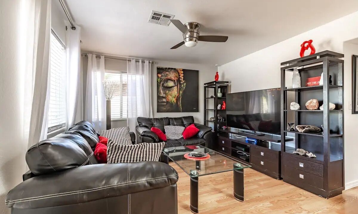 Photo of Livingroom in North Mountain