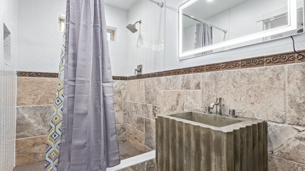 Photo of Bathroom in Glendale