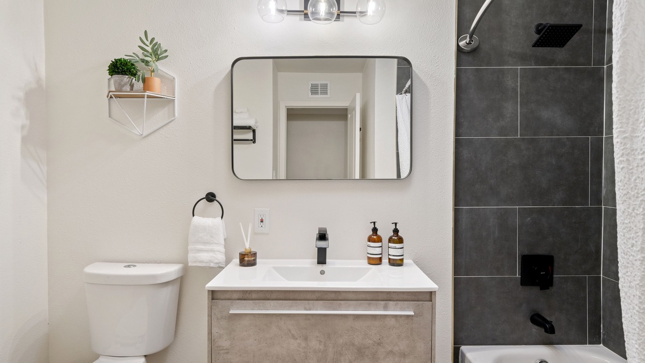 Photo of Bathroom in Raskin Estates