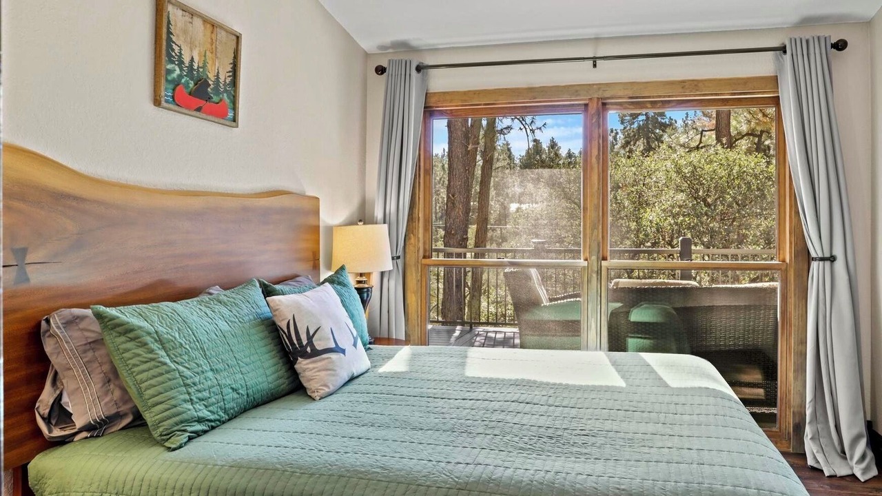 Photo of Bedroom in Pine
