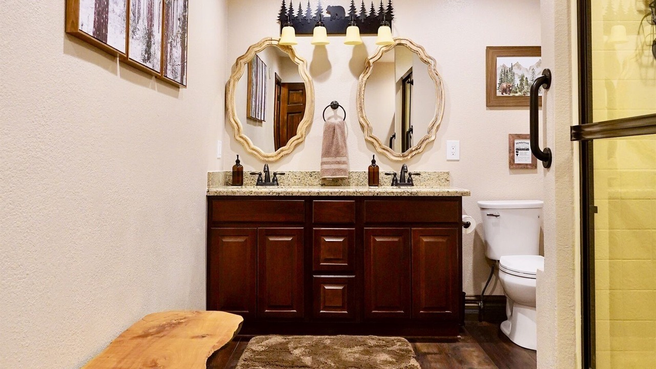 Photo of Bathroom in Pine