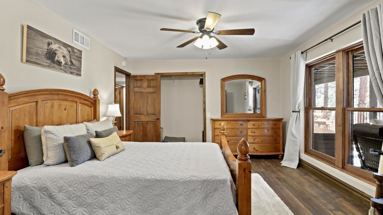 Photo of Bedroom in Pine