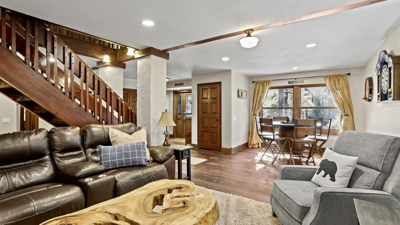 Photo of Livingroom in Pine