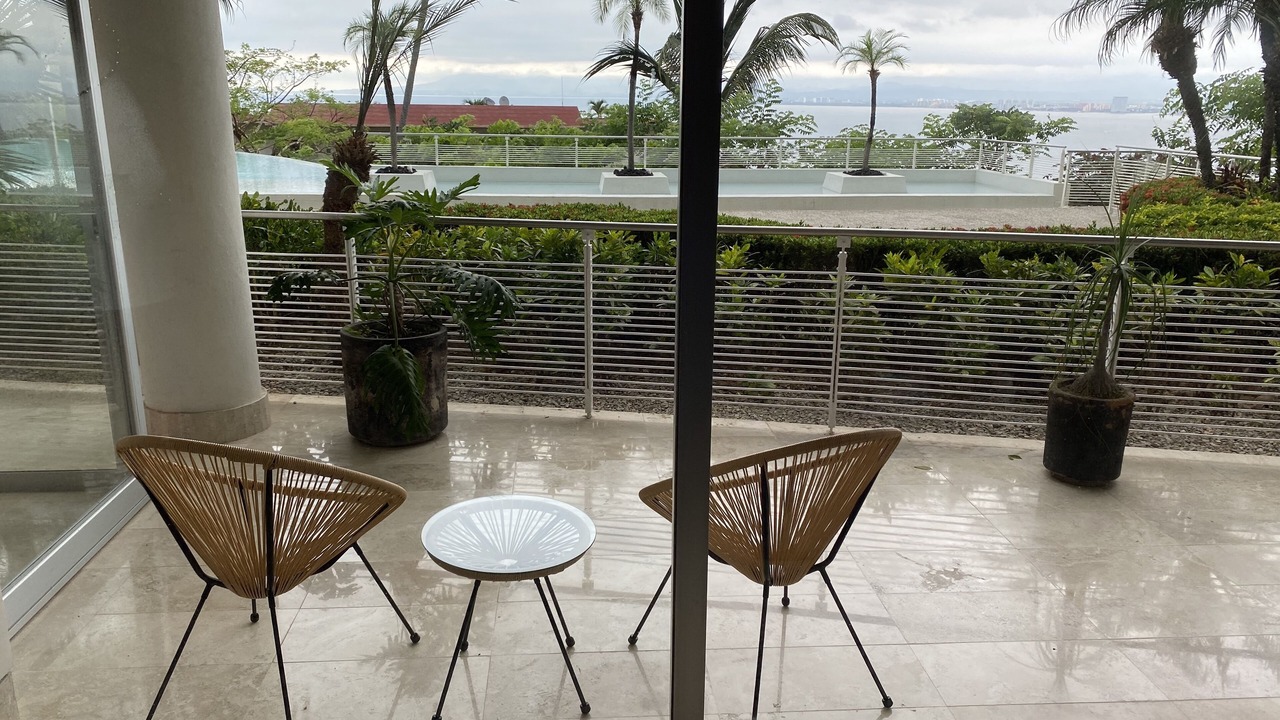 Photo of Patio Balcony in South Shore Hotel Area