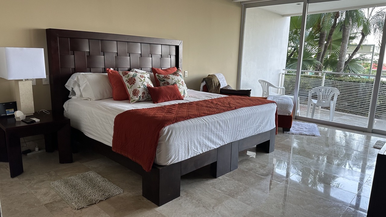 Photo of Bedroom in South Shore Hotel Area