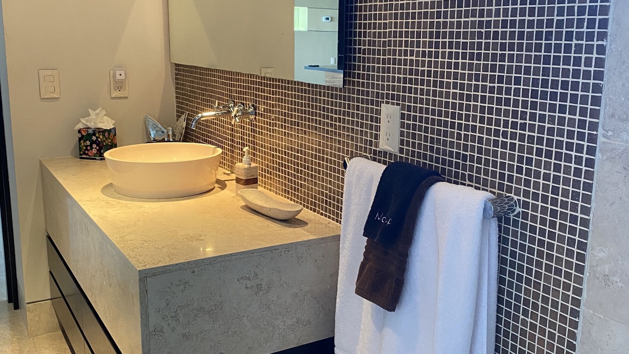 Photo of Bathroom in South Shore Hotel Area