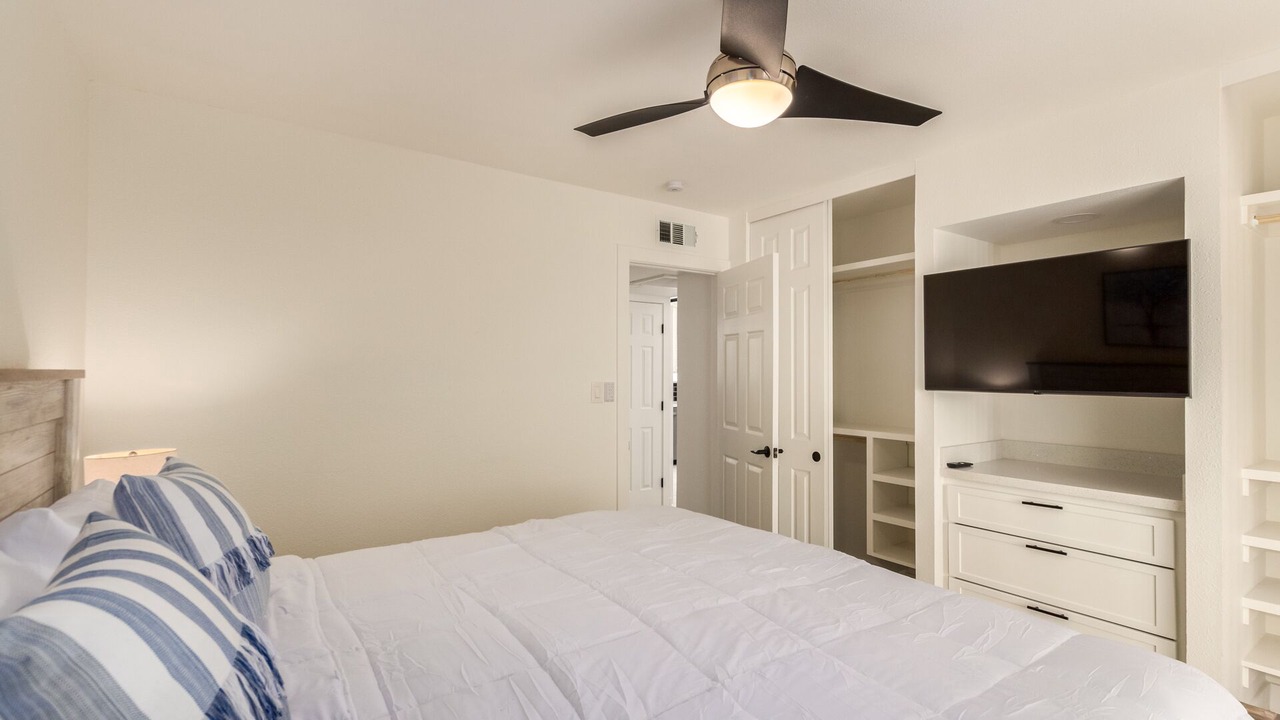 Photo of Bedroom in Papago Parkway