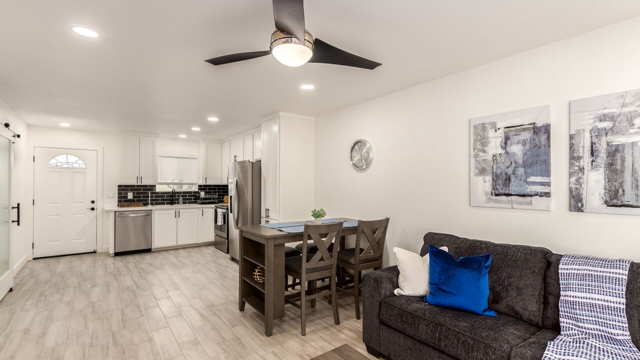 Photo of Livingroom in Papago Parkway