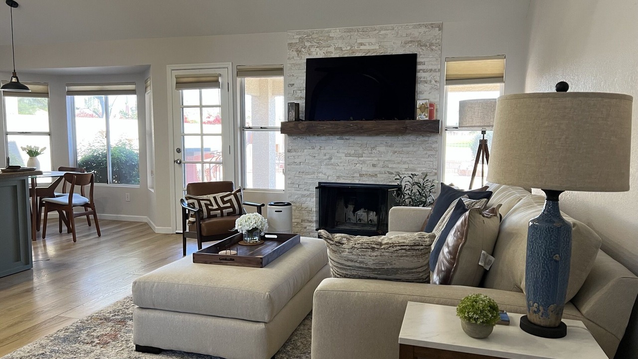 Photo of Livingroom in Foothills